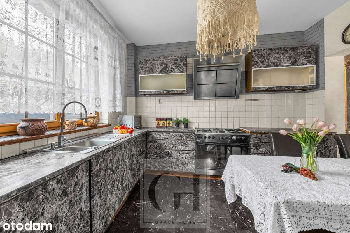 Dom rodzinny z dużym potencjałem inwestycyjnym.-6