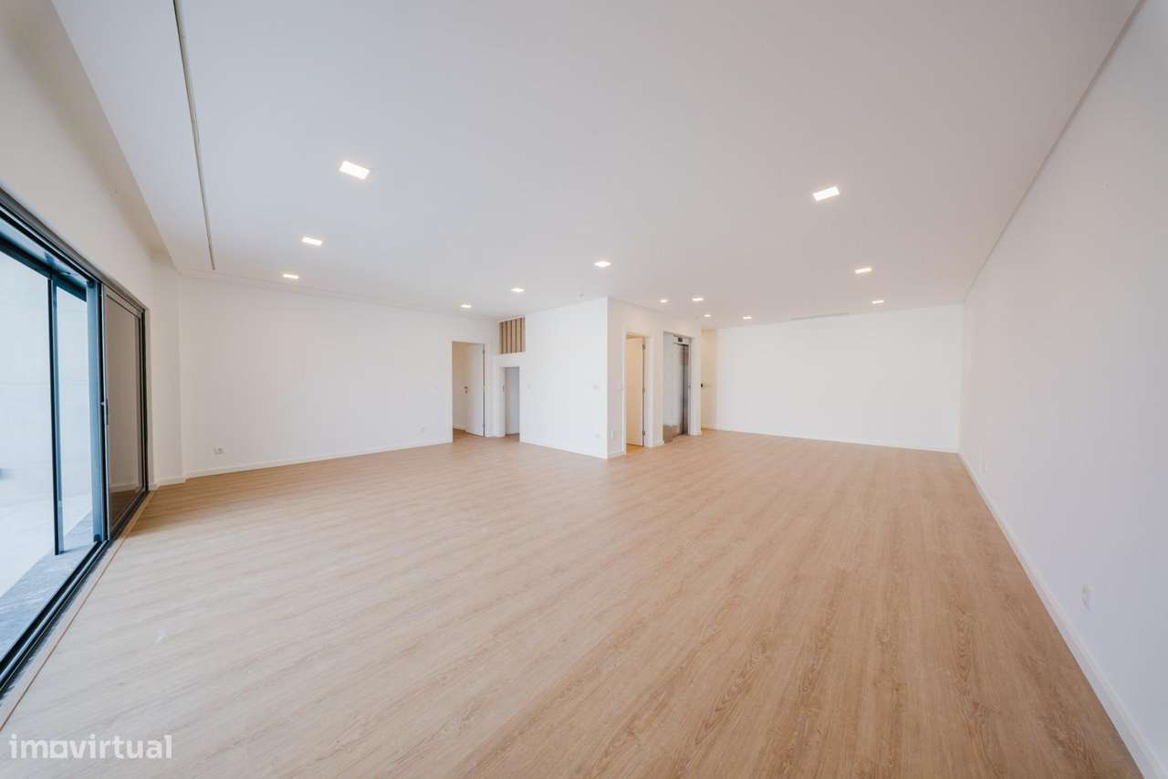 Moradia T5 de Luxo com Piscina e Vista Panorâmica em Mealhada, Loures-41