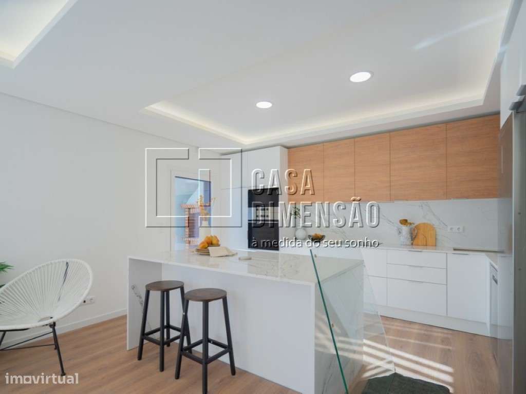 Moradia de tipologia T4+2 na melhor zona da Sobreda, com Piscina, G...-20