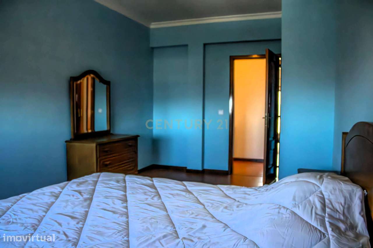 Moradia moderna | 3 pisos | Vila Nova Foz Côa-37