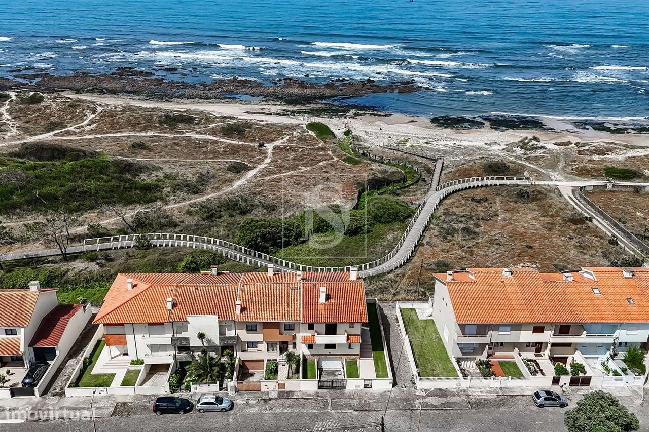 Moradia T3 na 1ª linha de praia, em Cepães, Esposende-5