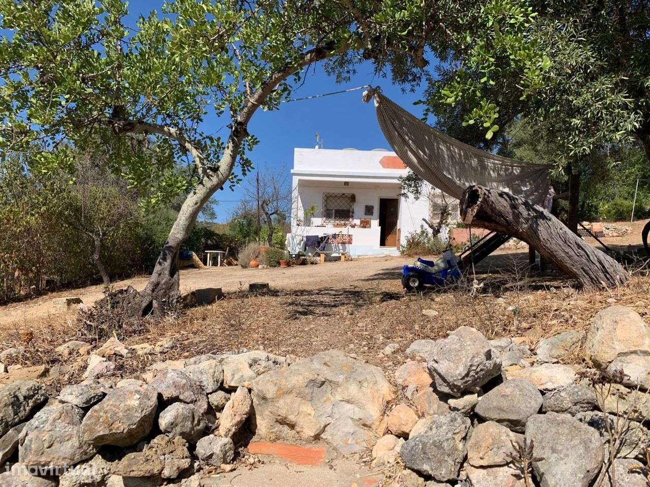 Terreno Urbano, com 3 artigos, Colmeal-50