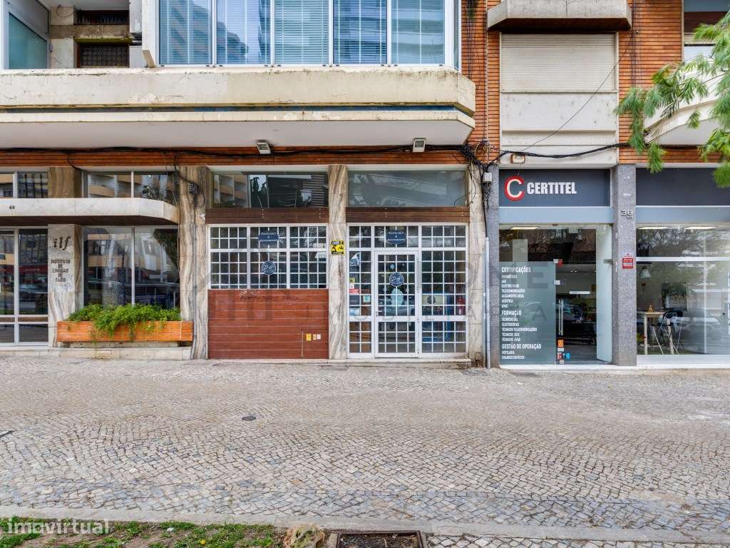 Espaço Comercial de 425m² no Coração de Faro-55