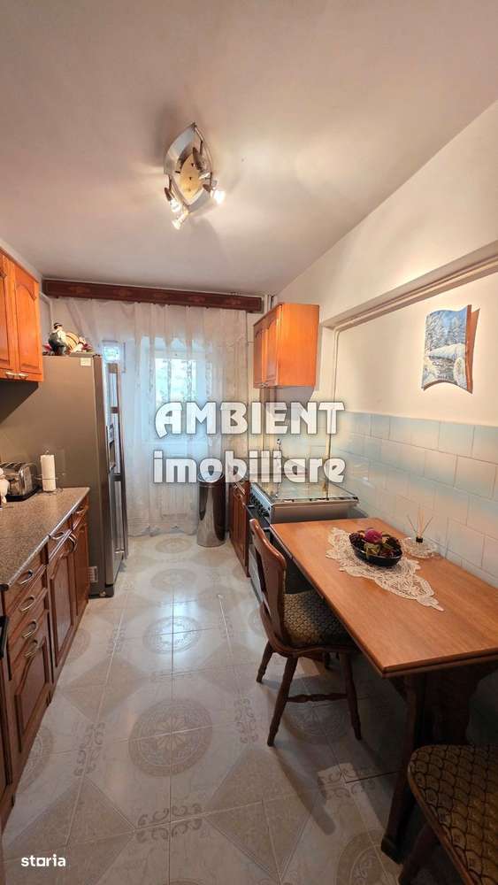 Apartament cu 3 camere, etaj 7, mobilat si utilat, VASLUI - zona GARA;-3