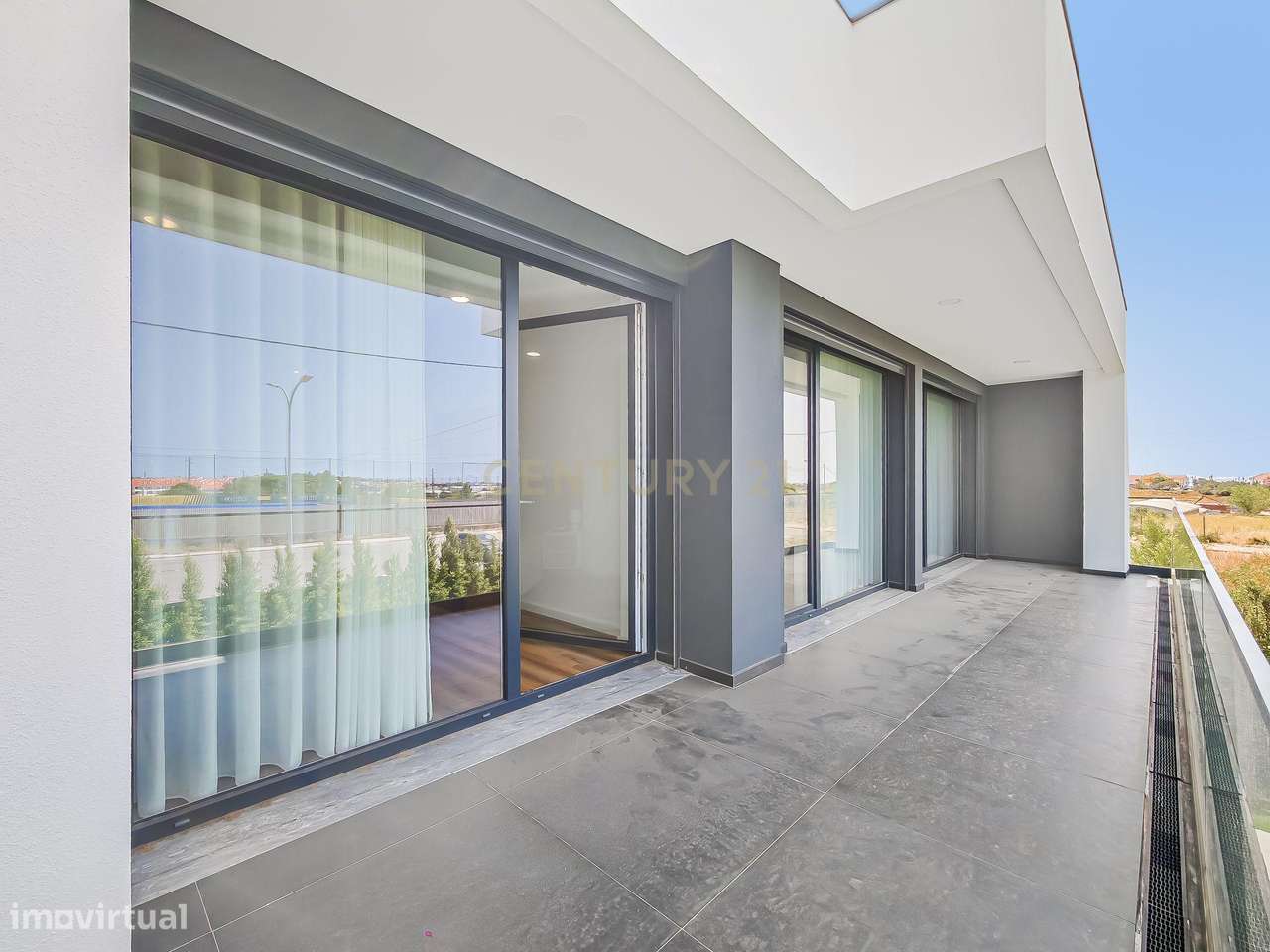 Moradia T4 Isolada | Piscina | Garagem Box | Painéis Solares | 2025 |-37