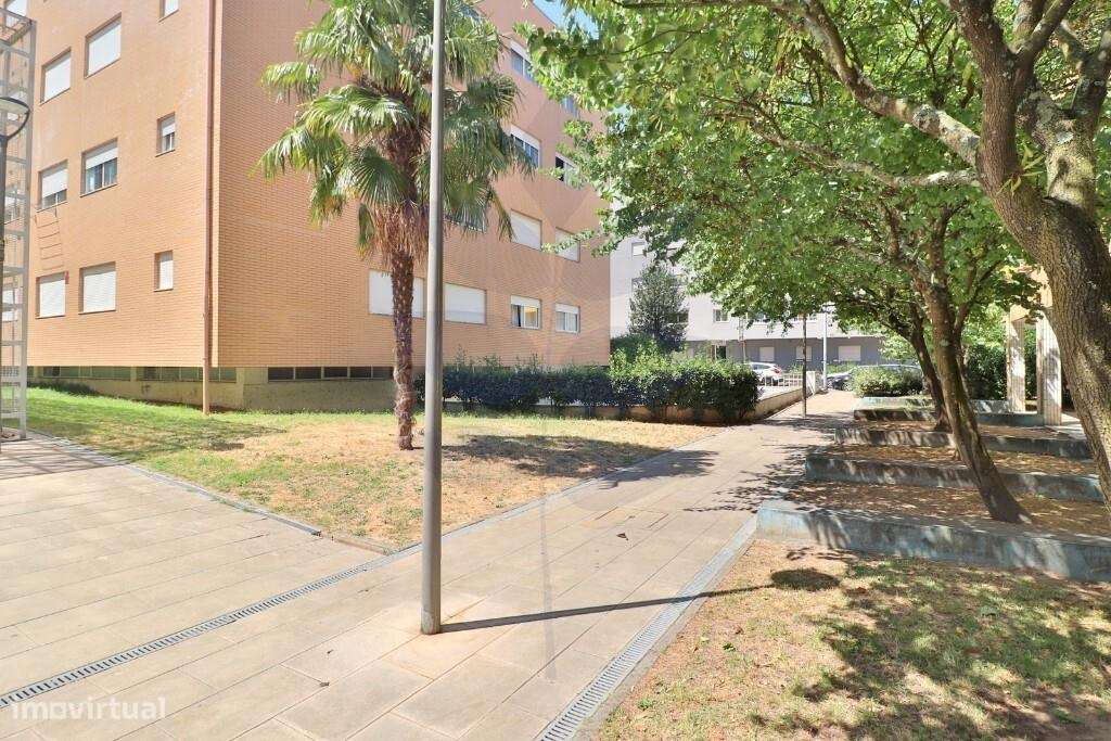 Apartamento T4 na freguesia de Lamaçães-38