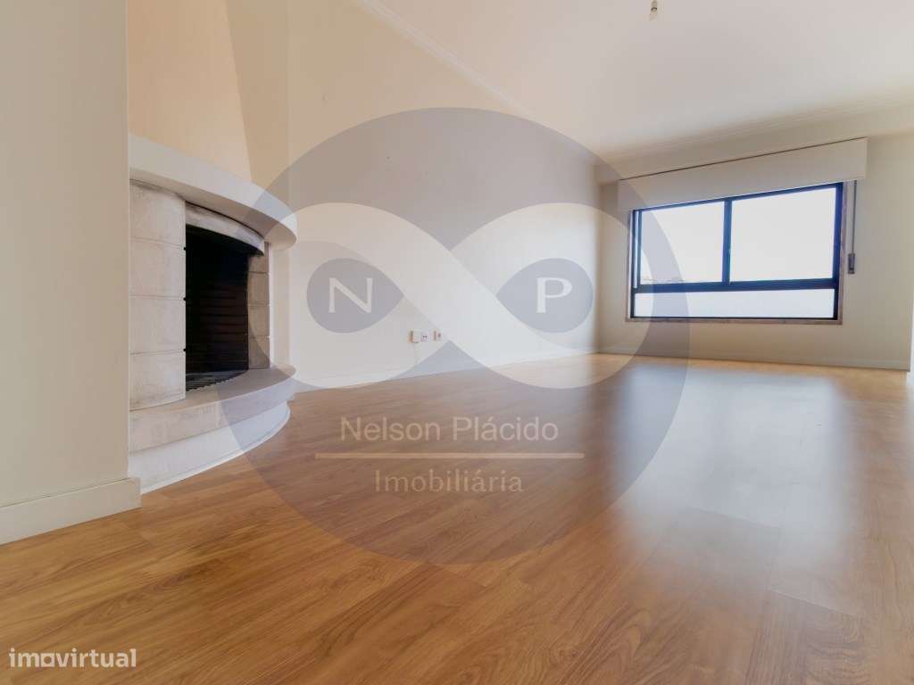 Apartamento T1 com Lareira, excelentes Áreas, na zona central de Ma...-8