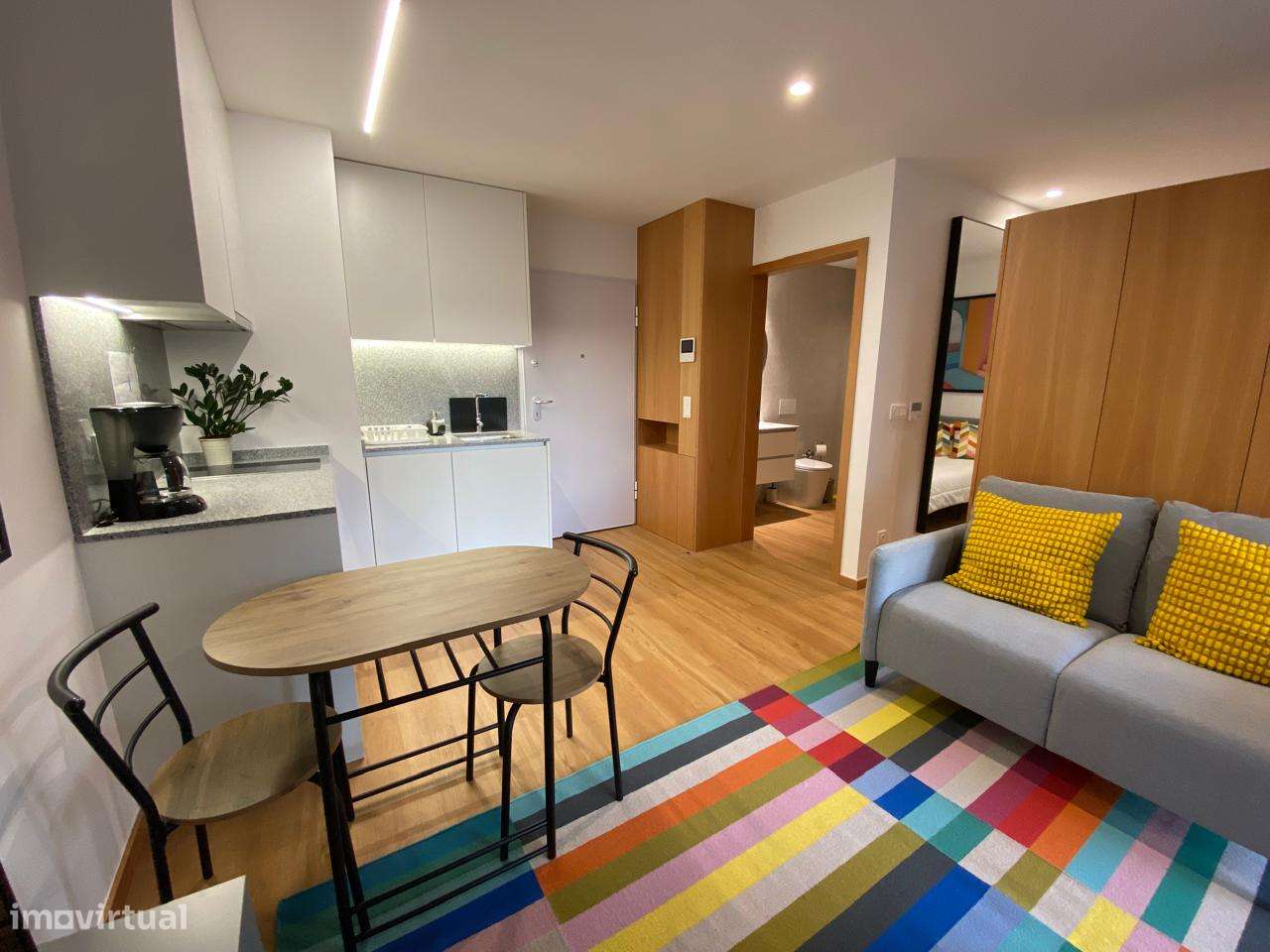 Excelente T0, Novo, Totalmente Mobilado, em Mafamude, 450 m do Metro - Grande imagem: 5/13