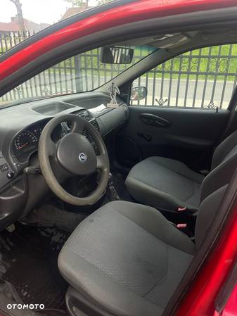 Fiat Punto 1.2 8V - 7