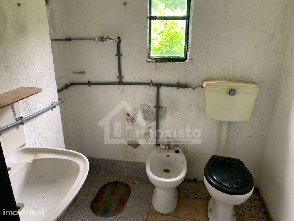 Moradia T4 para recuperar em Campelo, Figueiró dos Vinhos-11