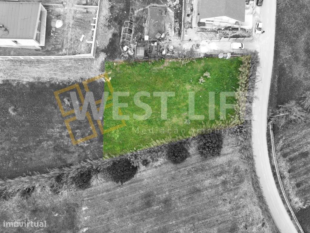 Terreno Urbano com 1276m2 - Localização e exposição solar excelente...-1