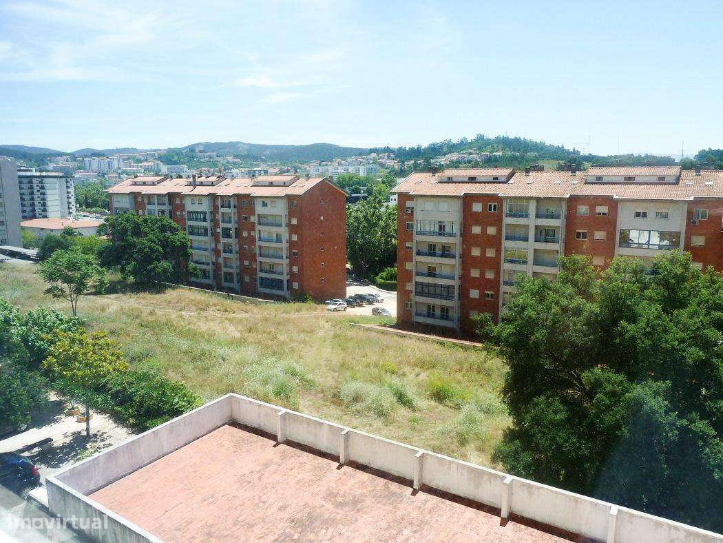 Apartamento T3 em Coimbra (R. Carlos Seixas) - Grande imagem: 2/13