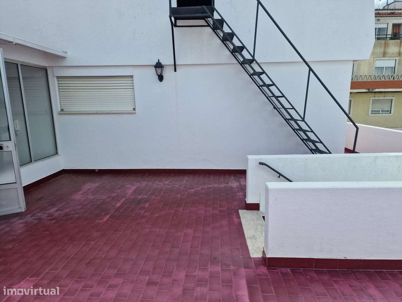 Apartamento T4+ 1 Alpiarça-31