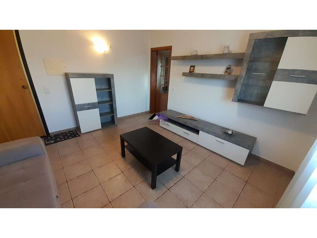 Apartamento T1 na Urbanização das Amendoeiras - Grande imagem: 3/29