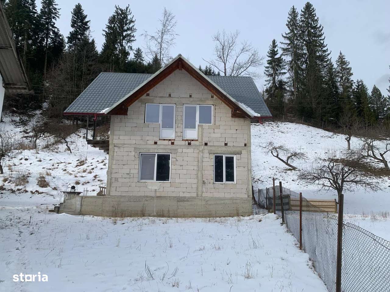 Casă P+E+M Putna | 300 mp utili | Teren 2.200 m-0