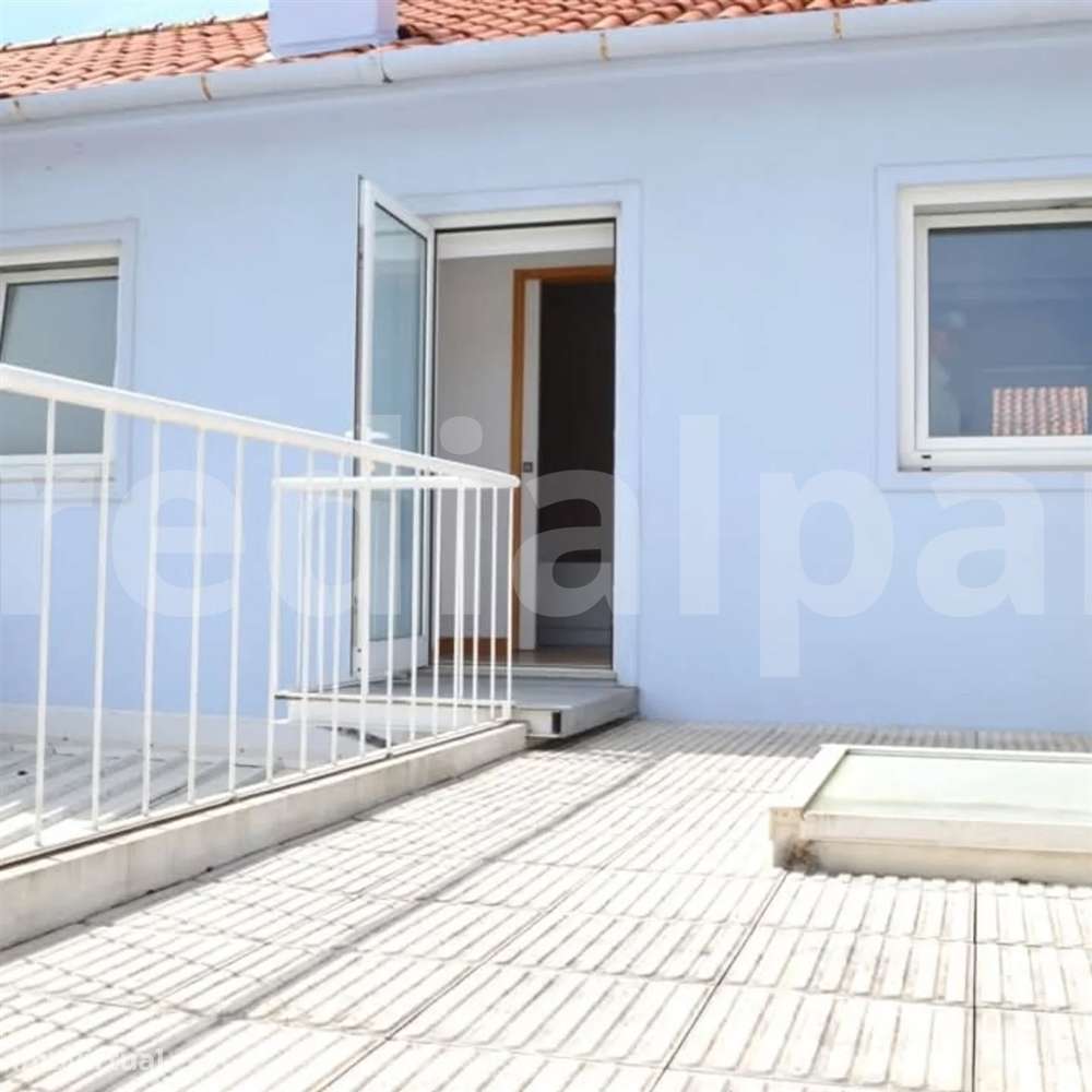Moradia T3+1 para venda no Bairro António Aroso-27