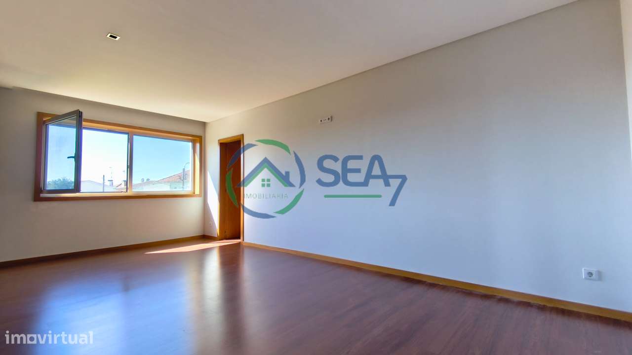 Moradia T6 com grande terreno, Meadela-18