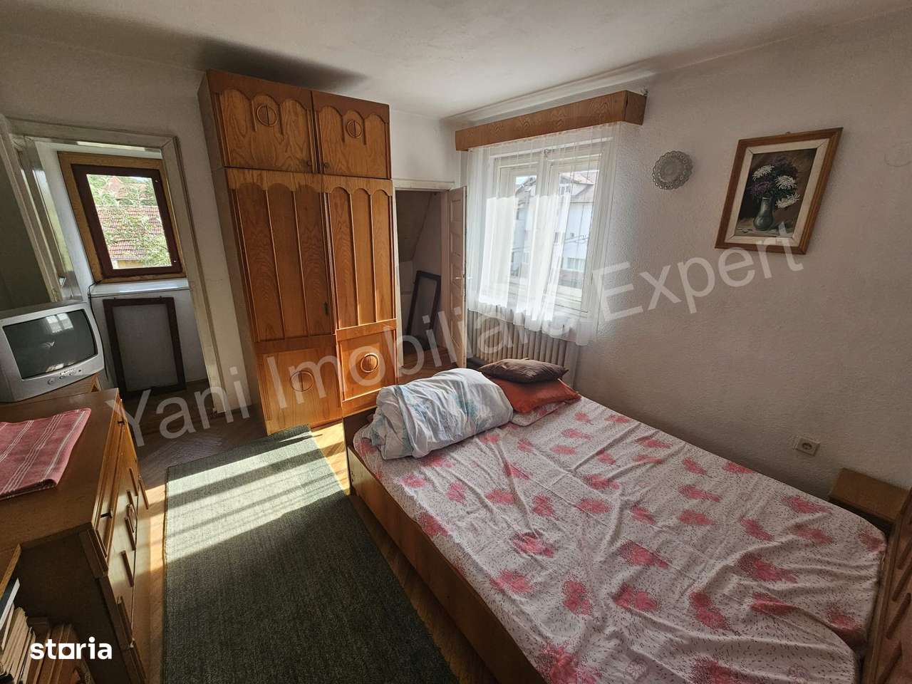 Casă de vânzare în Curtea de Argeș, zona " Vlaicu Vodă ". - Imagine principală: 5/20