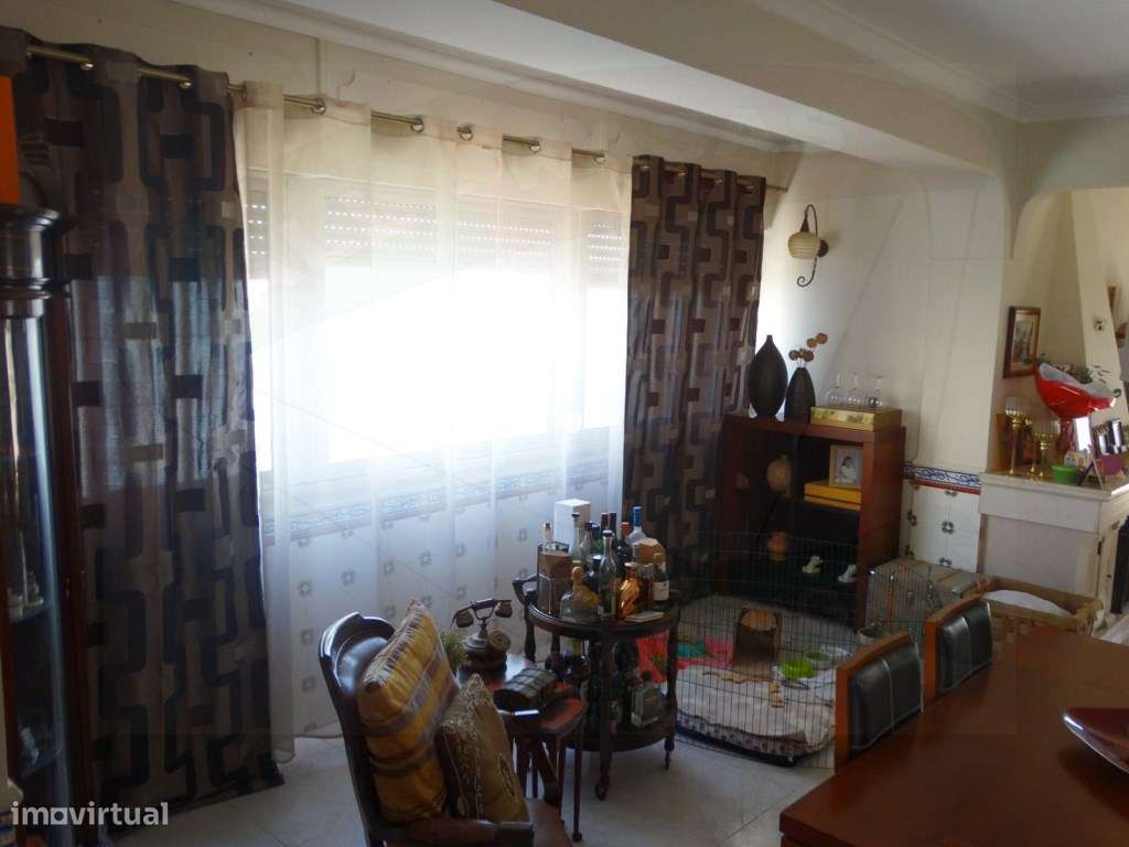 Andar de Moradia T3 c/box, Mina de Água, Amadora - Grande imagem: 4/48