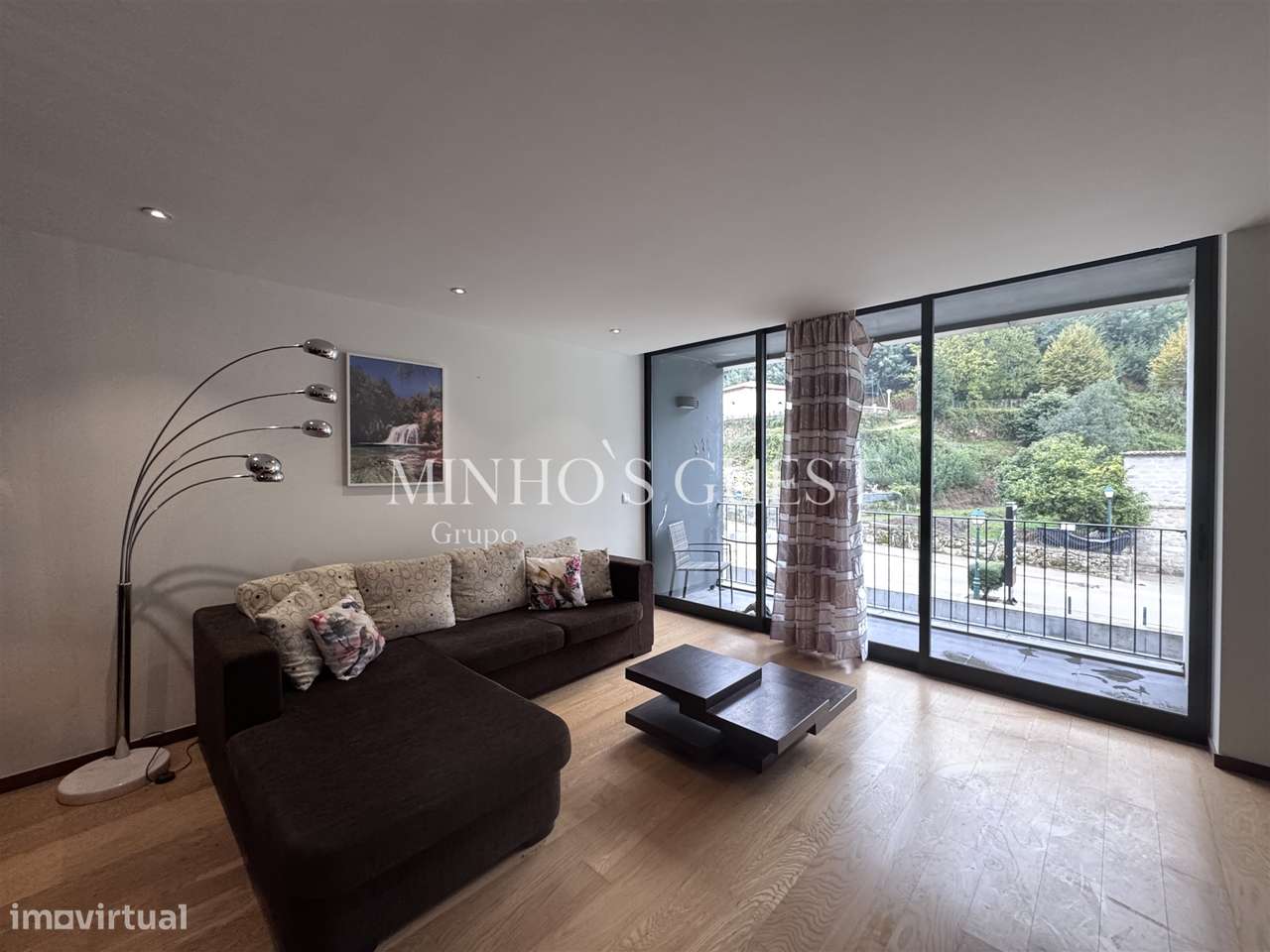 Apartamento T2 com Varanda – Pronto a Habitar no Coração da Vila do Ge - Grande imagem: 4/16