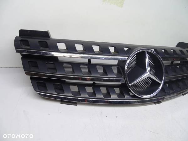 Mercedes ML W164 Grill Atrapa 1648880241 - 2