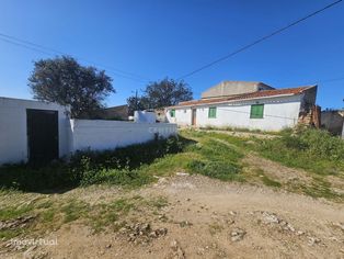 Propriedade de 7000m2, com casa para renovar - Arrochela - Silves - Al