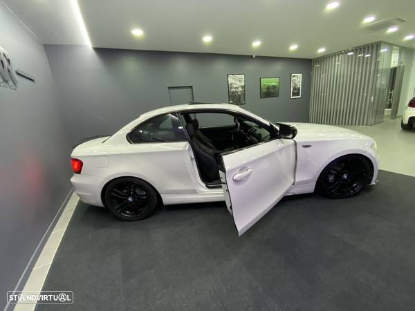 BMW 120 d Coupe Limited Edition Lifestyle c/ M Sport Pack - 35