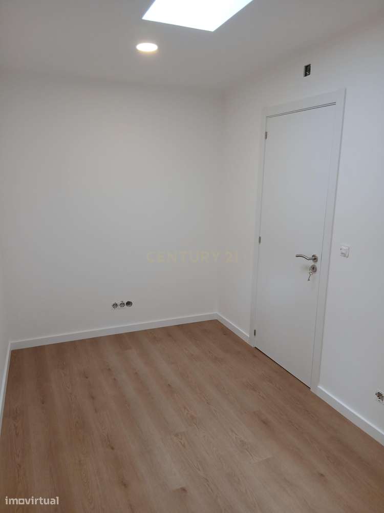Moradia T2 Renovada em Valada – Conforto e Investimento junto ao Rio T-3