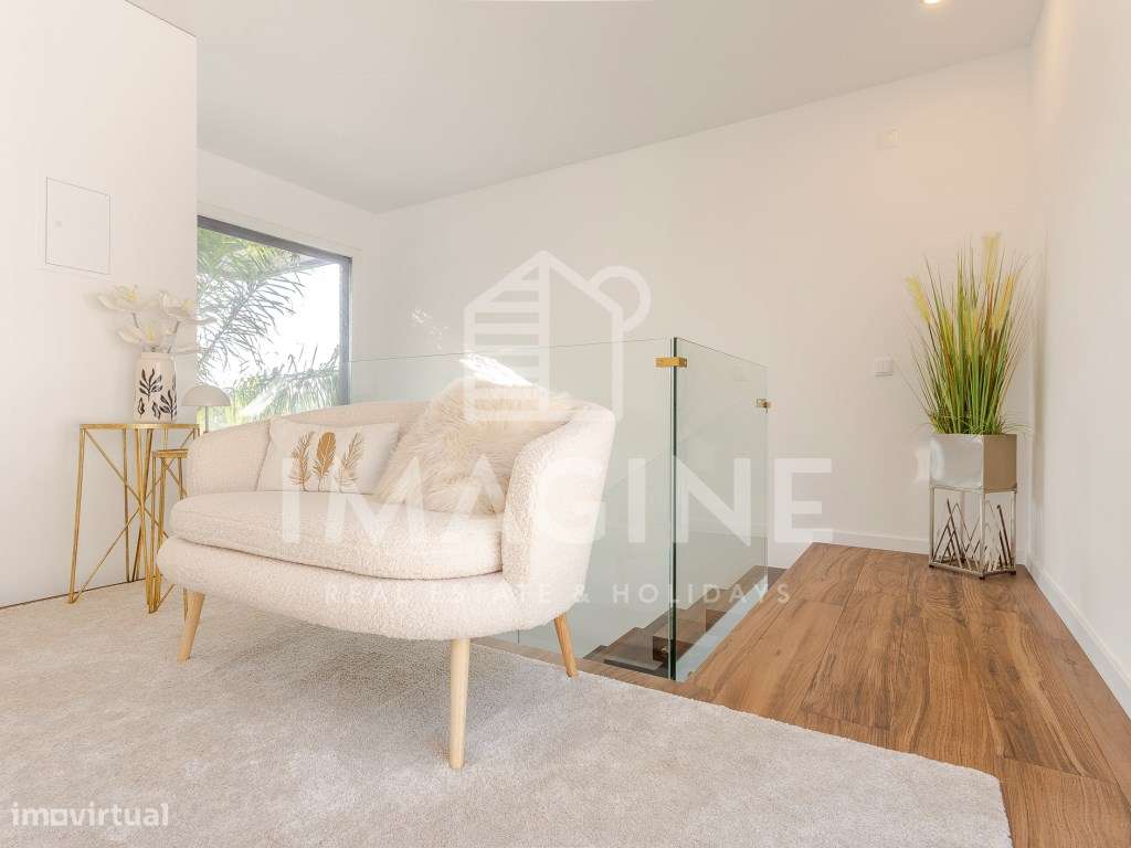 Moradia V2, de Arquitetura Moderna com Piscina e jardim - Urbanizaç...-33