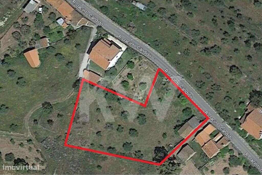 Terreno com Casa Rural e Poço em Aranhas, Penamacor - Grande imagem: 1/8