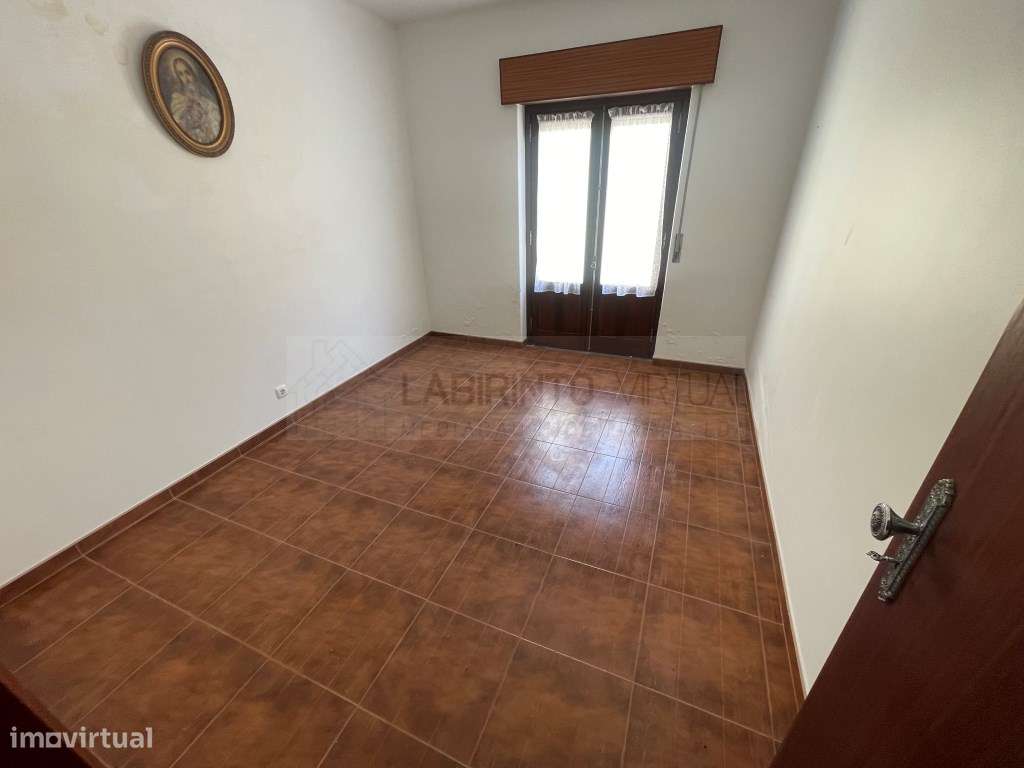 Vende-se Moradia V2+1 no Vimeiro - Lourinhã.-14