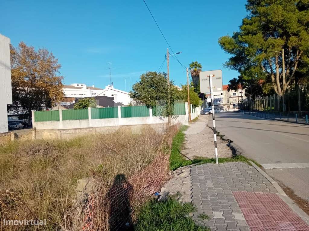 Lote para construção de moradia isolada - Grande imagem: 4/10