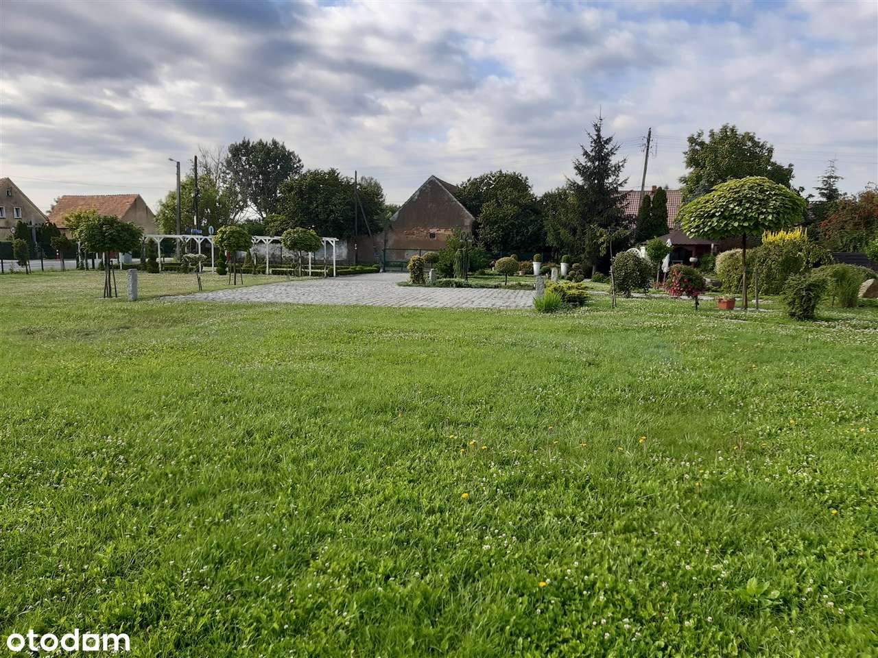 Suchy Dwór - pięknie zagospodarowana działka z pozwoleniem na budowę-8