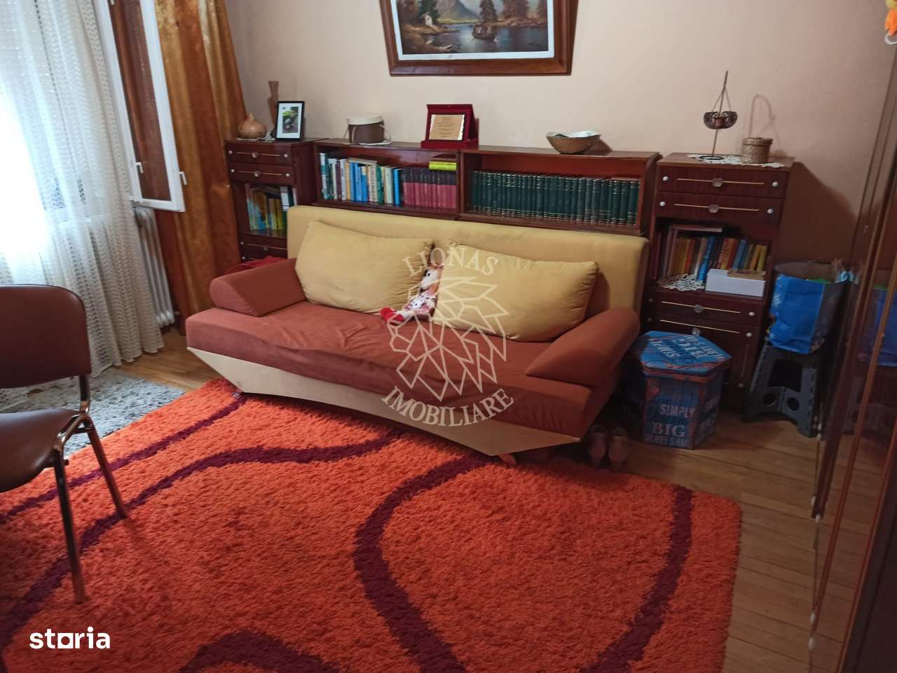 Casa 190 mp-teren 1860 mp-garaj-curte amenajata-Valea Sigmirului - Imagine principală: 4/9