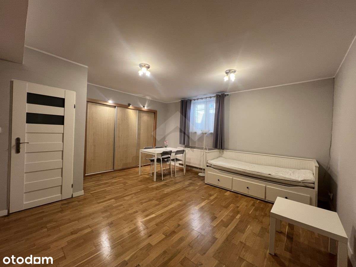 Funkcjonalna kawalerka w pobliżu stacji kolejowej ,,Kraków Łobzów''! - Pełny obrazek: 2/8