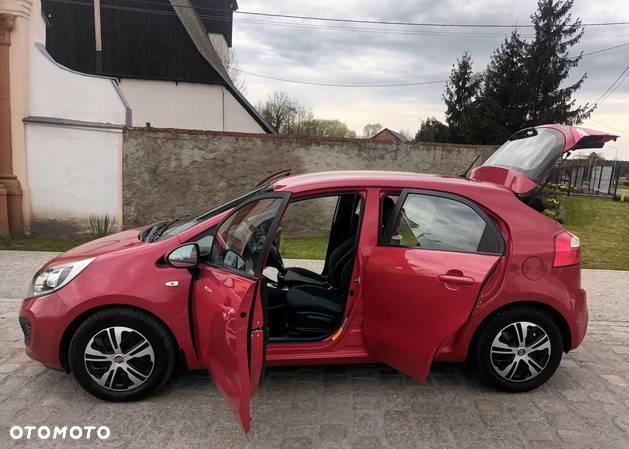 Kia Rio 1.2 Attract - 37