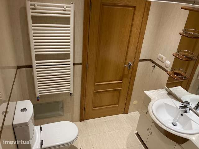 Lisboa Sul Almada Duplex T3 +1, com garagem-12