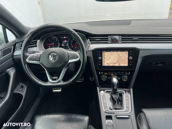 Volkswagen Passat Variant 2.0 TDI DSG 4Motion R Executive - 9