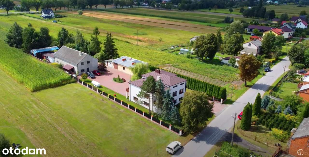 Wygodny dom z dużym terenem w Kampinosie-0