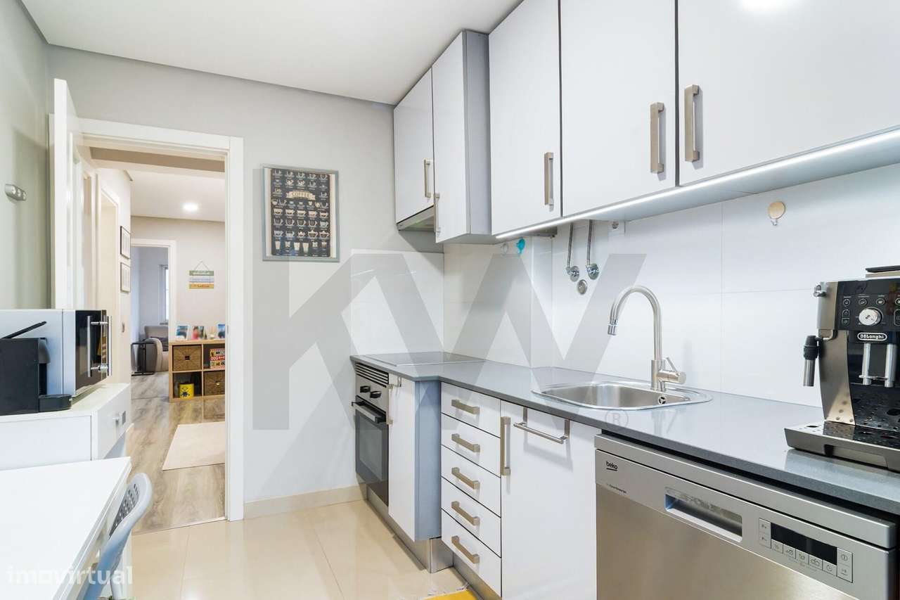 Apartamento T3 Renovado - Amora-8