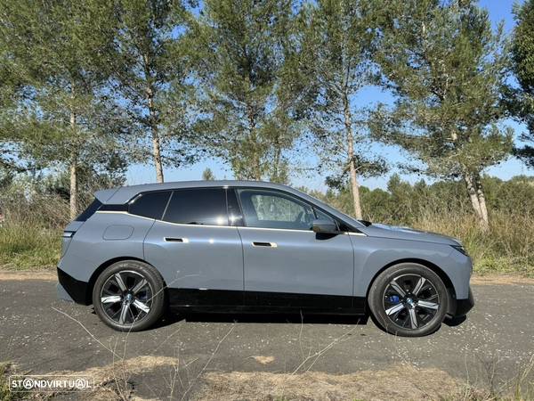 BMW iX xDrive 50 Pack Desportivo - 2