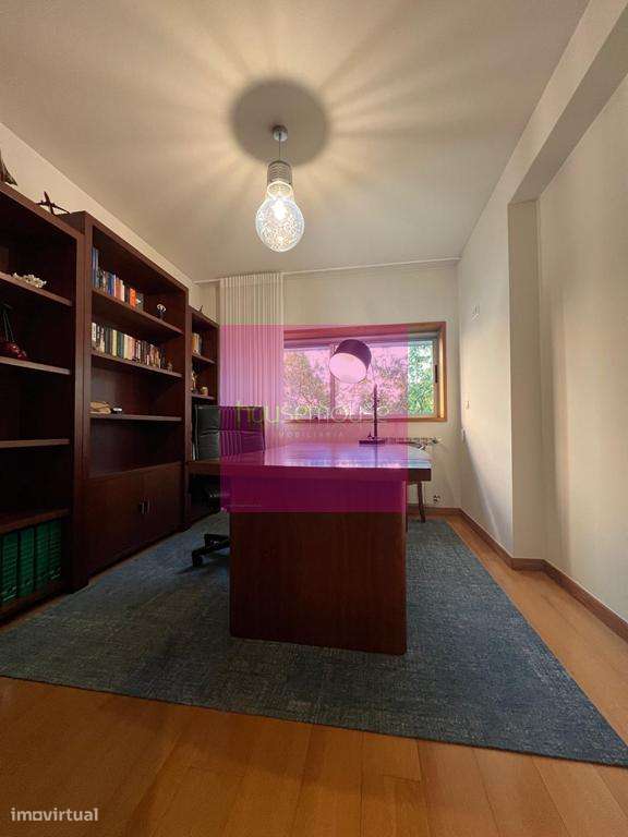 Apartamento T 3 Colégio D. Diogo de Sousa, no Centro da CIdade-14