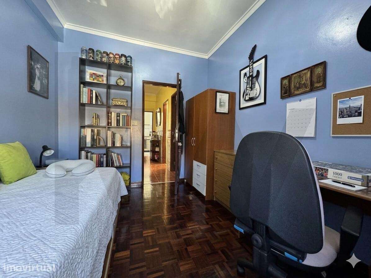 Apartamento T3 em São João da Talha, com vista rio e lugar de parqueam-3