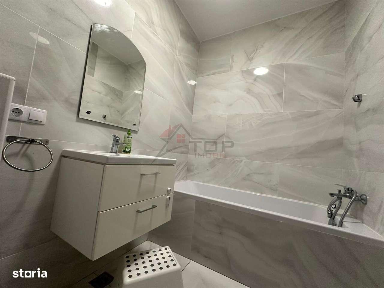 Apartament cu 2 camere + curte si loc de parcare, bloc nou - Rediu - Imagine principală: 5/9