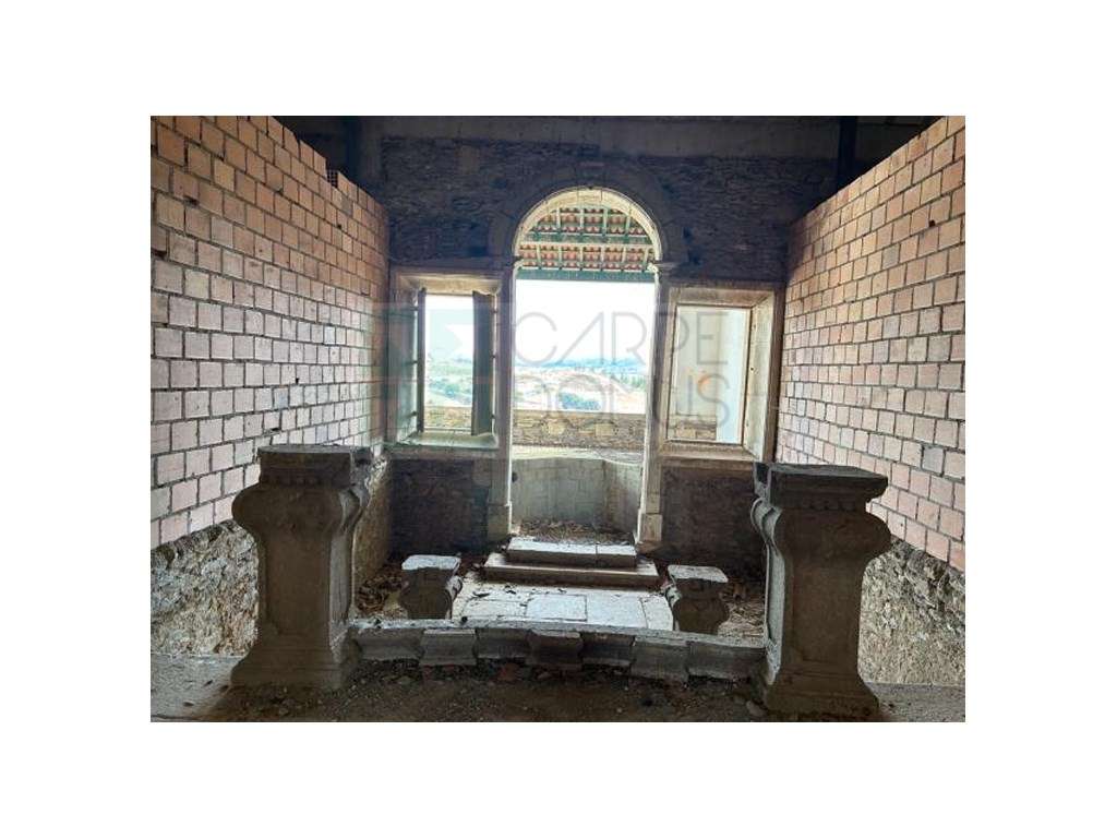 Solar dos Pimentéis, Palácio para recuperar em Mogadouro, Bragança - Grande imagem: 5/23