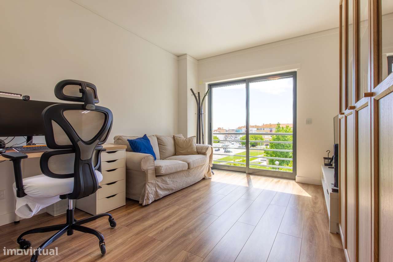 Apartamento T3 no Montijo com Localização Privilegiada-25
