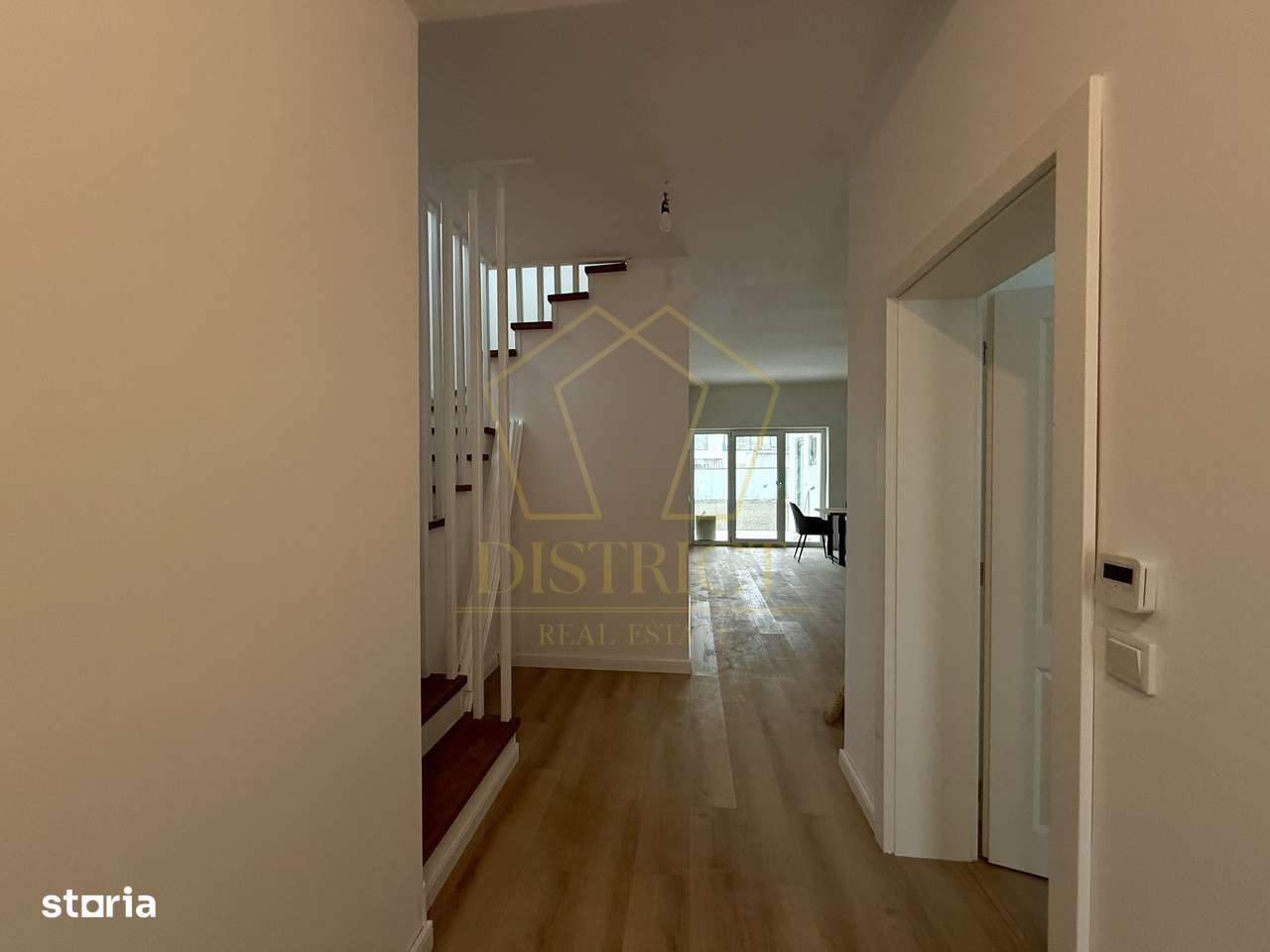 Duplex despartit prin camera tehnica 135 mp utili  |  Dumbravita - Imagine principală: 4/9