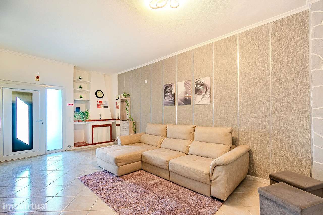 Moradia Geminada T2 no Centro de Ferreiras - Grande imagem: 4/25