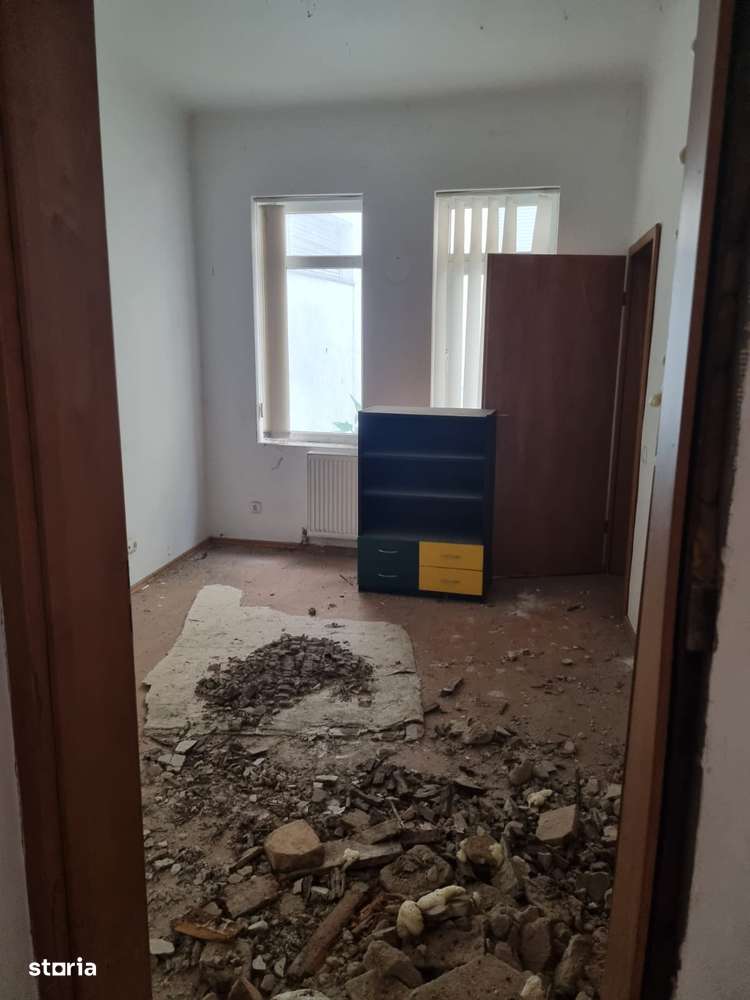 Casă pe parter, poziție premium – perfectă pentru investiție sau birou-7