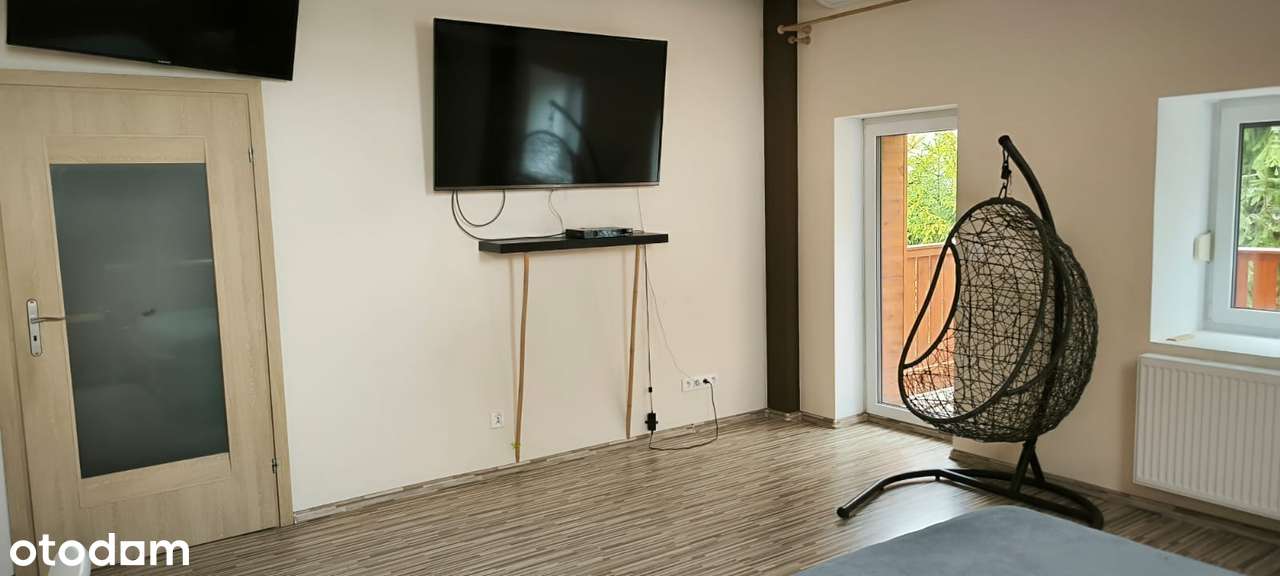 Dom jednorodzinny z basenem i sauną-13